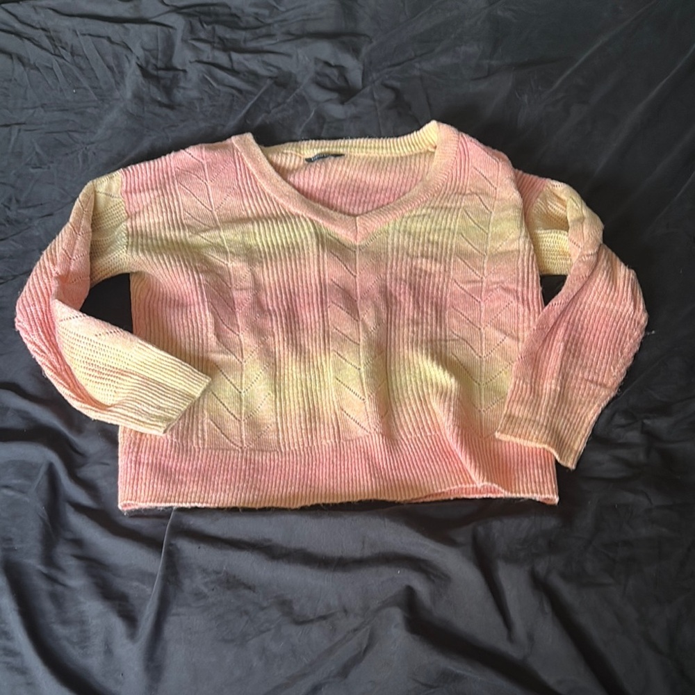 George V-Neck Pink and Yellow Sweater